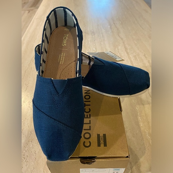 Toms Shoes - NIB Toms Majolica Blue Heritage Canvas Slip On Shoes, 7.5